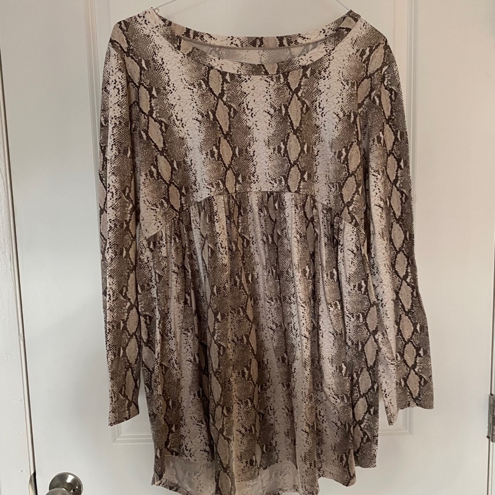 Long Sleeve Snake Print Top